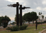 Imagen de Escultura Sol vertical para los Sue�os de un turista